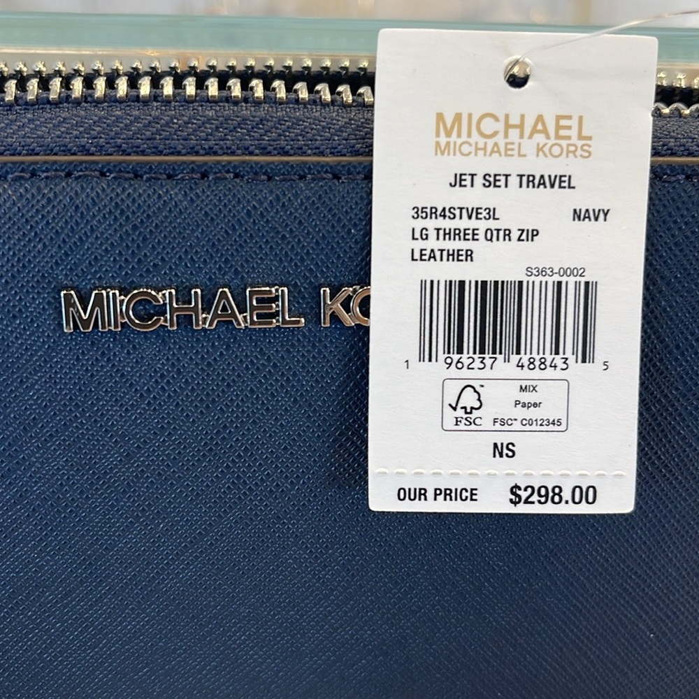 MICHAEL KORS Jet Set Travel Large Saffiano Leather Quarter-Zip Wallet
Navy 
NWT - Picture 8 of 16